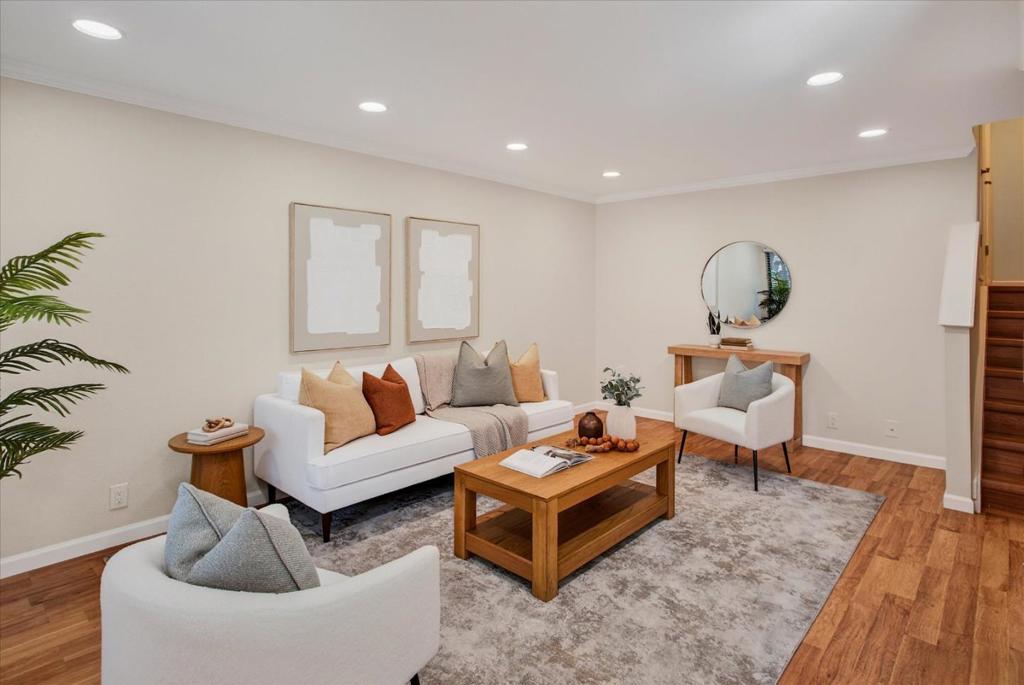 912 La Barbera Drive