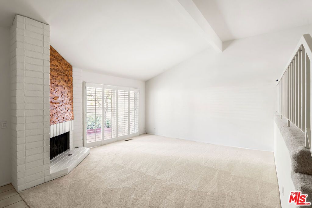 Photo of 17100 Palisades Circle, Pacific Palisades, CA 90272 (MLS # 25597617)