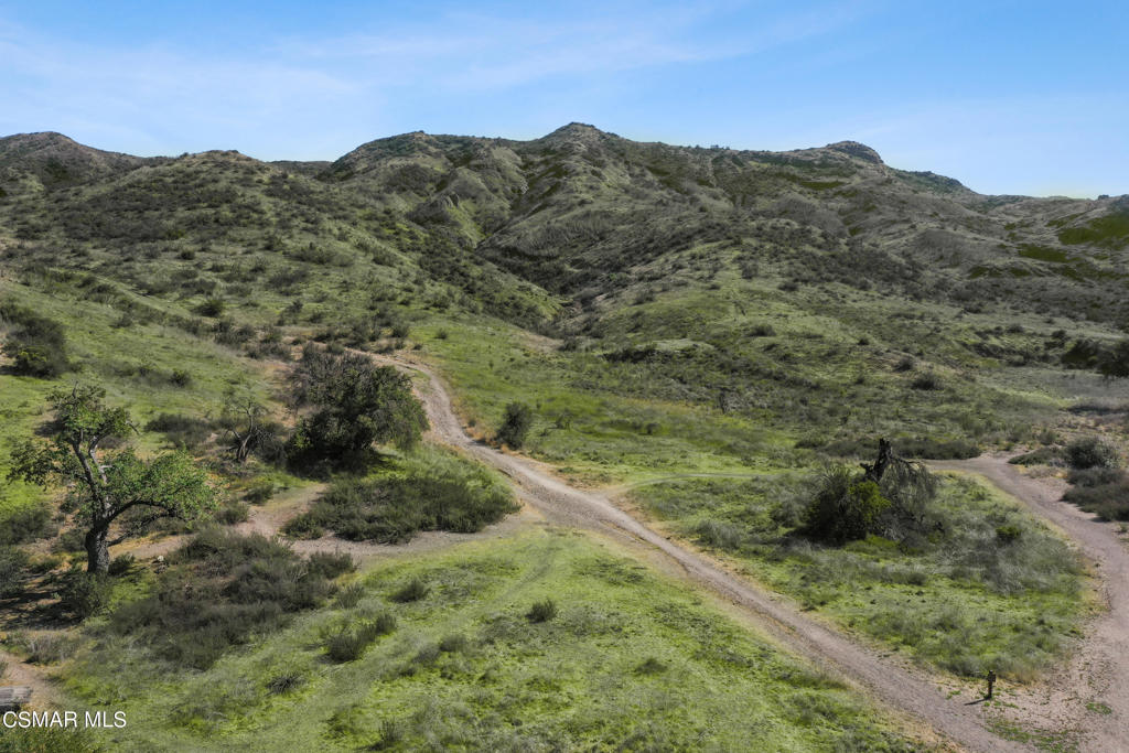 Multiple vacant lots in east Simi Valley. Useable, and ready to build.