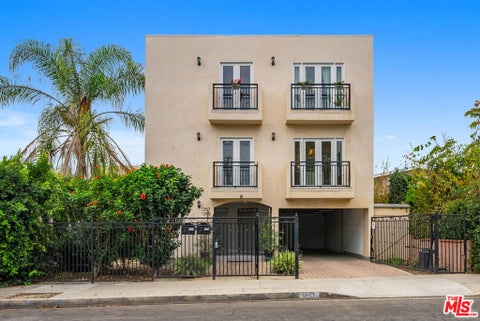 Photo of 1357 Seward Street, Los Angeles, CA 90028 (MLS # 26103415)