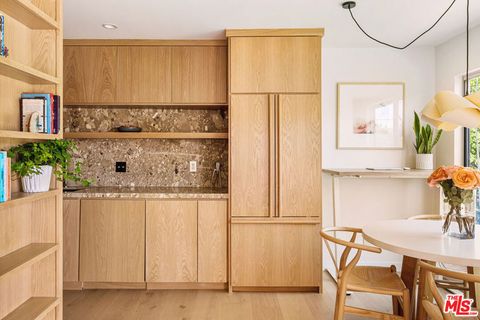 Photo of 9061 Keith Avenue #307, West Hollywood, CA 90069 (MLS # 25565979) Photo of 9061 Keith Avenue #307, West Hollywood, CA 90069 (MLS # 25565979)