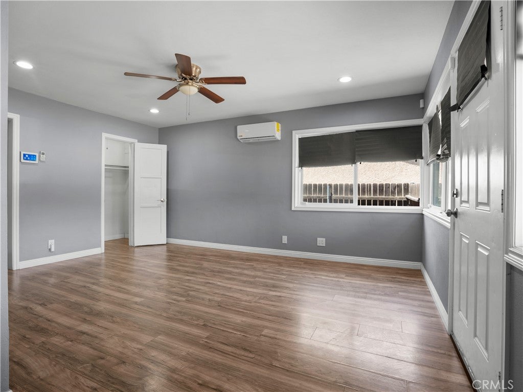 839 W 30th