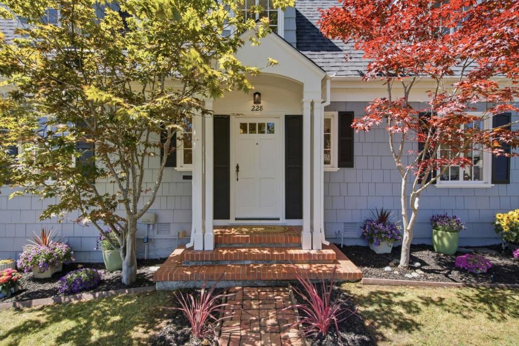 228 Harvard Road