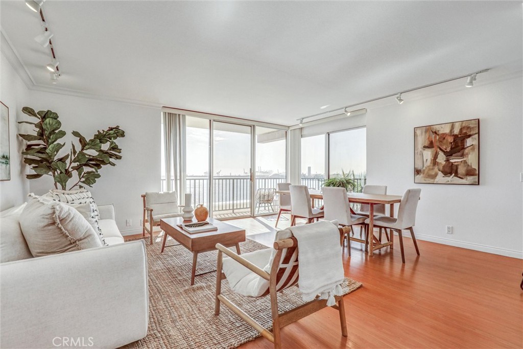 Queens Surf (QS) - Residential