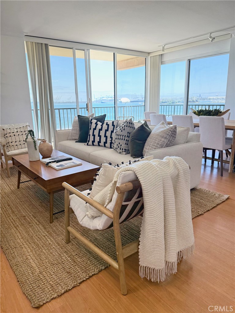 Queens Surf (QS) - Residential