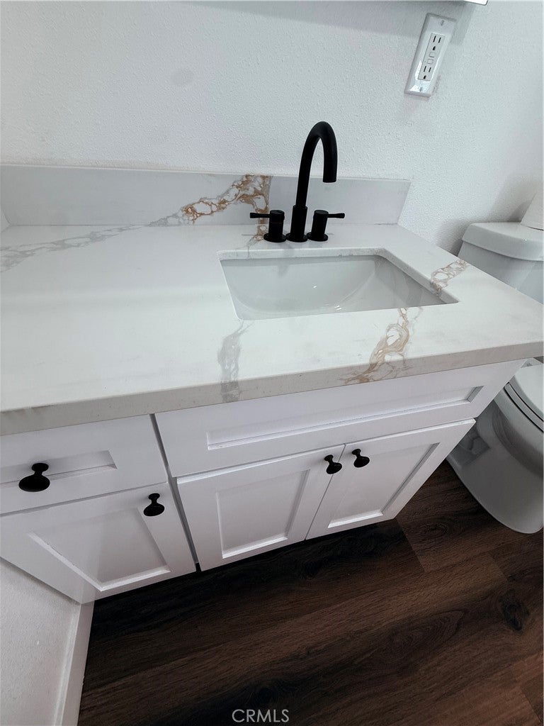 4956 E San Carlos