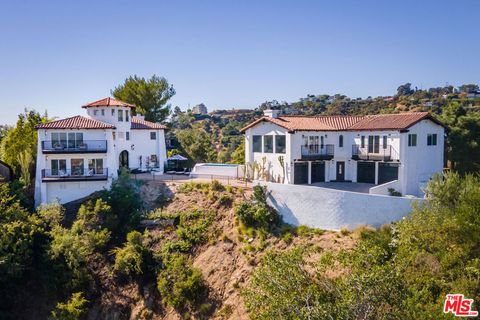 8300 Grand View Drive Los Angeles CA 90046