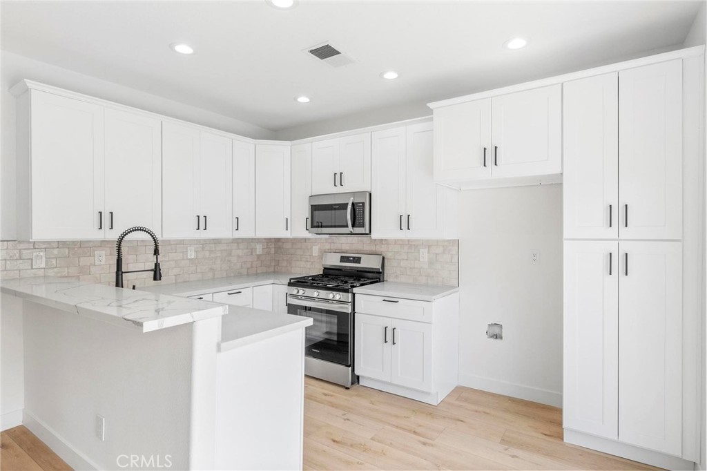 Flora Vista - Residential