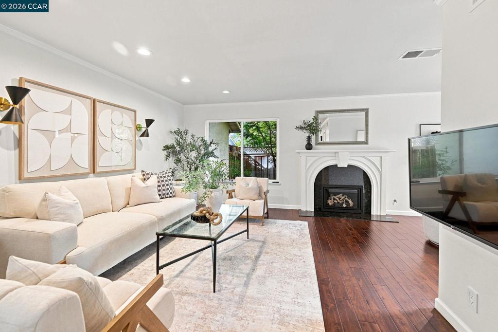 79 Fountainhead Ct