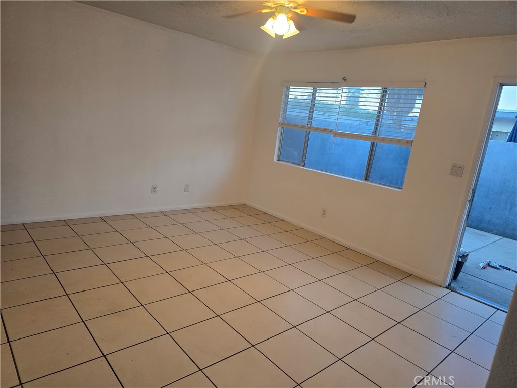 Central Palm Springs (33215) - Residential Lease