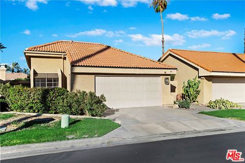 Photo of 8 Las Cruces Lane, Palm Desert, CA 92260 (MLS # 26641415)