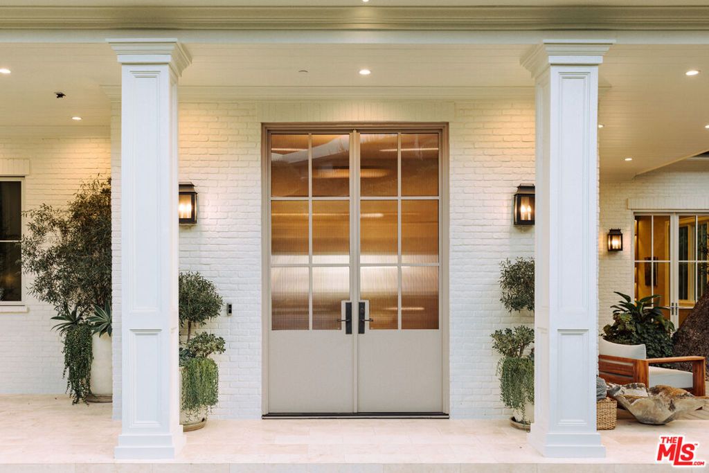 Photo of 1682 San Onofre Drive, Pacific Palisades, CA 90272 (MLS # 25619191)