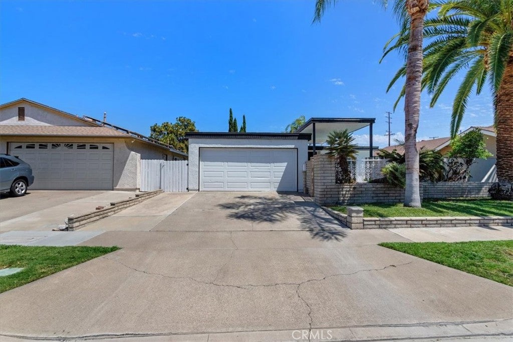 Photo of 1712 N Glenview Avenue, Anaheim, CA 92807 (MLS # PW26136019)