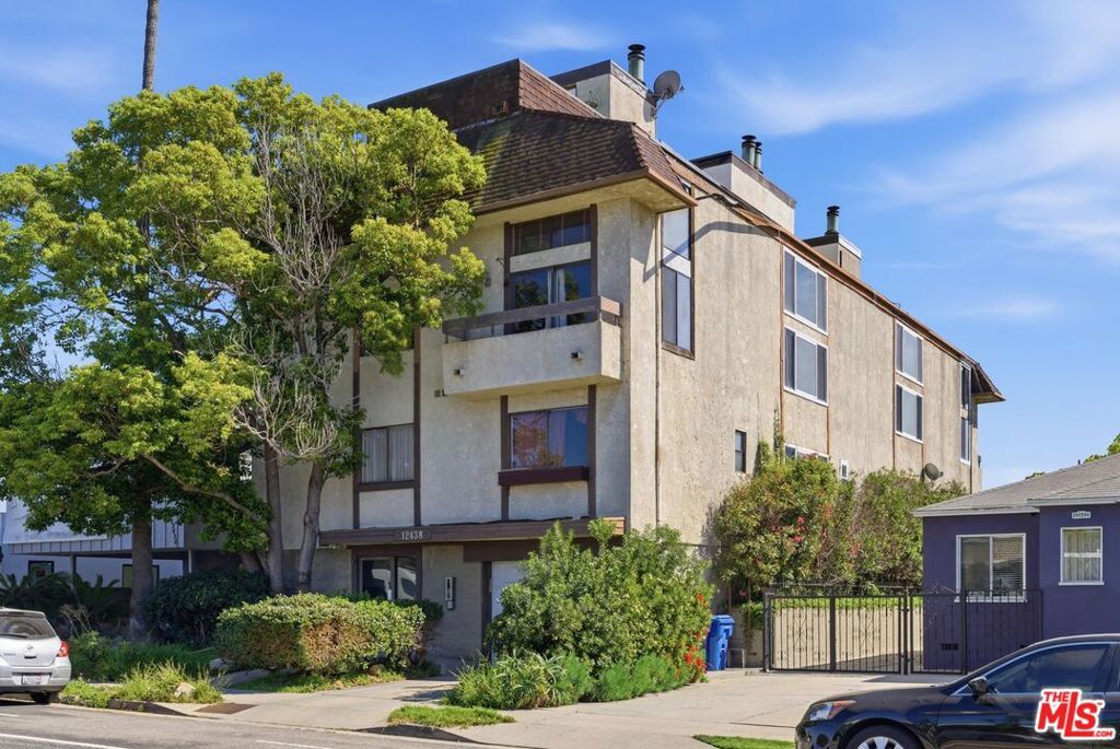 Photo of 12438 Short Avenue #2, Los Angeles, CA 90066 (MLS # 26662281)