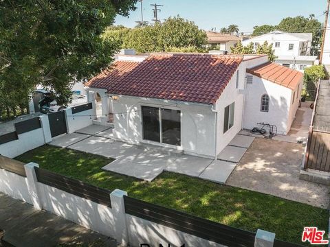 Photo of 923 N Stanley Avenue #A+B, West Hollywood, CA 90046 (MLS # 26833249)
