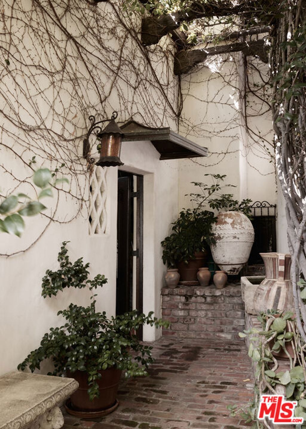 Photo of 7902 Fareholm Drive, Los Angeles, CA 90046 (MLS # 25584259)