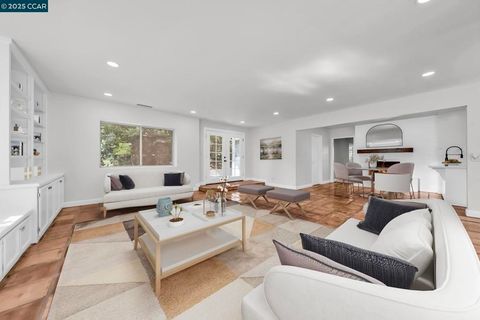 Photo of 205 Castle Hill Ranch Rd Rd, Walnut Creek, CA 94595 (MLS # 41098070)