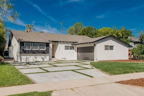 9407 Collett North Hills CA 91343