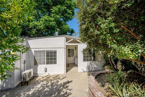 Photo of 2728 Mayfield Avenue #B, La Crescenta, CA 91214 (MLS # GD25262376)