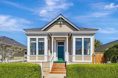 Photo of 120 Maple Street, Santa Cruz, CA 95060 (MLS # ML82043001)