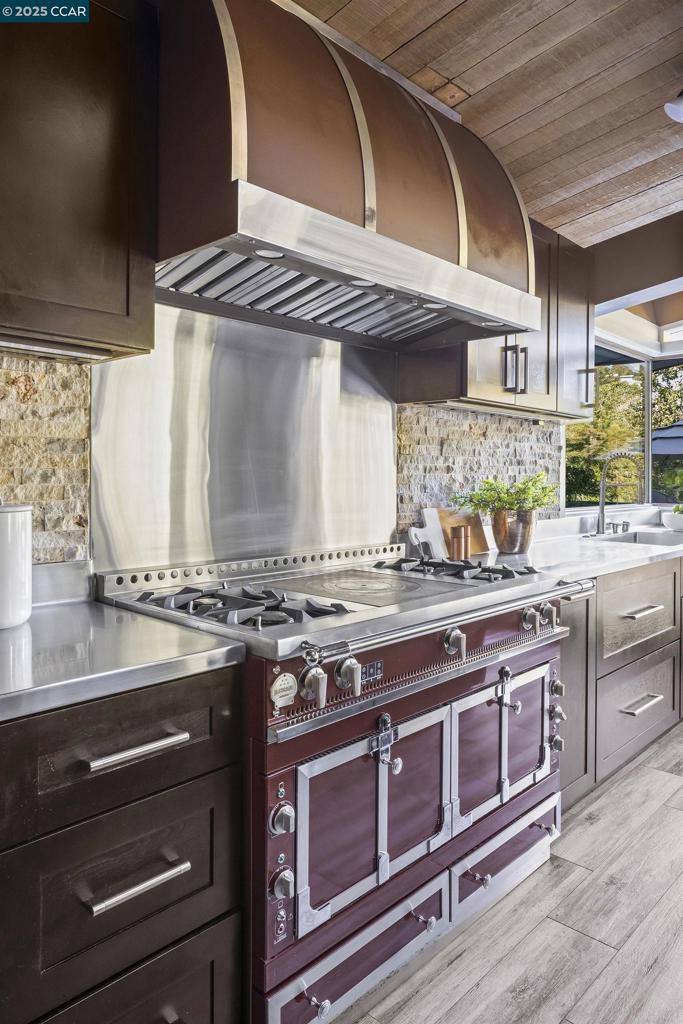 ORINDA C.C. - Residential