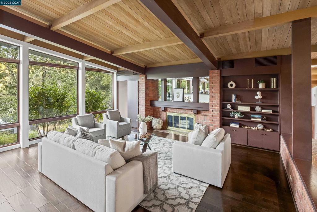 ORINDA C.C. - Residential