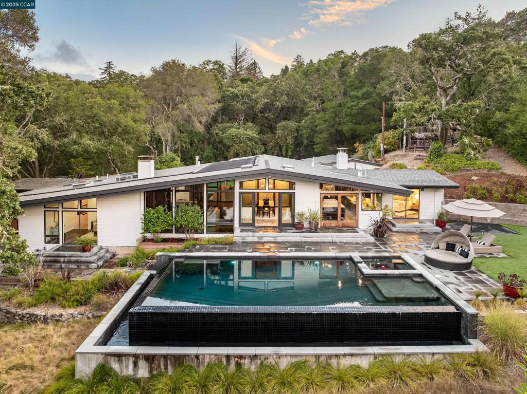 ORINDA C.C. - Residential