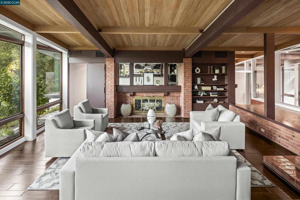 ORINDA C.C. - Residential