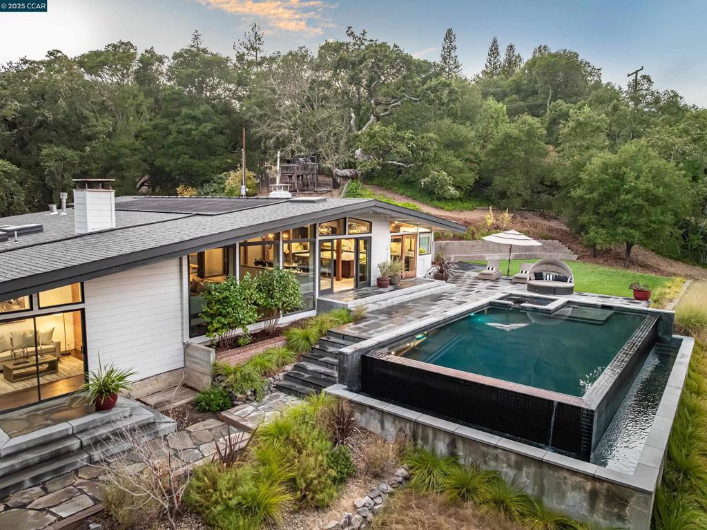 ORINDA C.C. - Residential