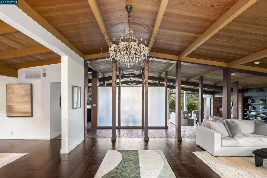 8 Oak Arbor Rd