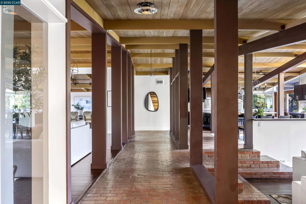 ORINDA C.C. - Residential