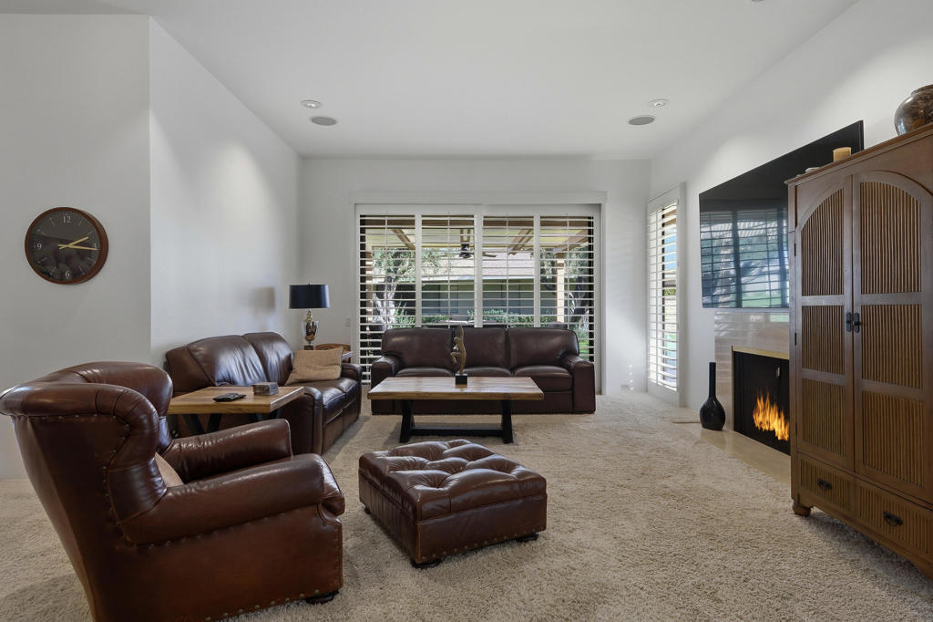 The Springs C.C. - Residential