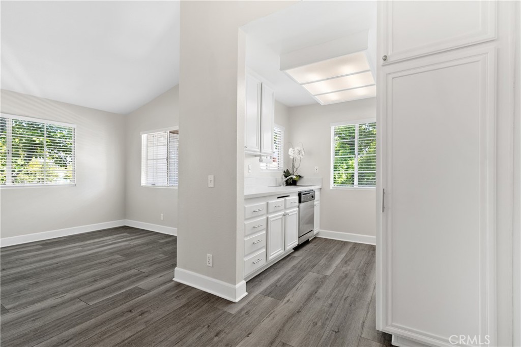 Las Flores (R1) (LF) - Residential Lease