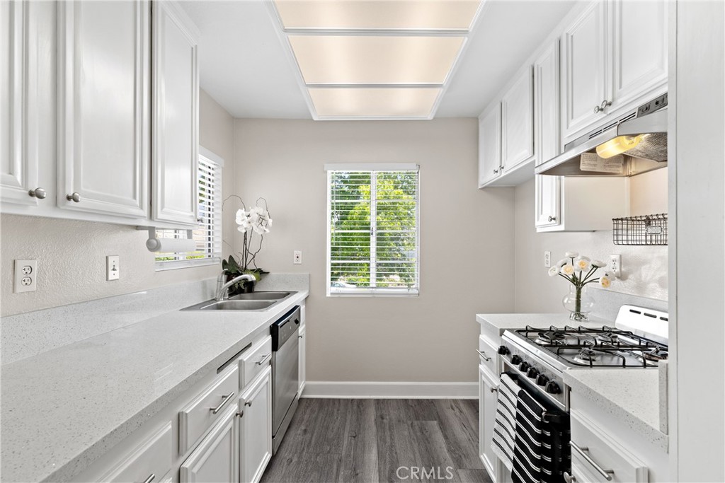 Las Flores (R1) (LF) - Residential Lease