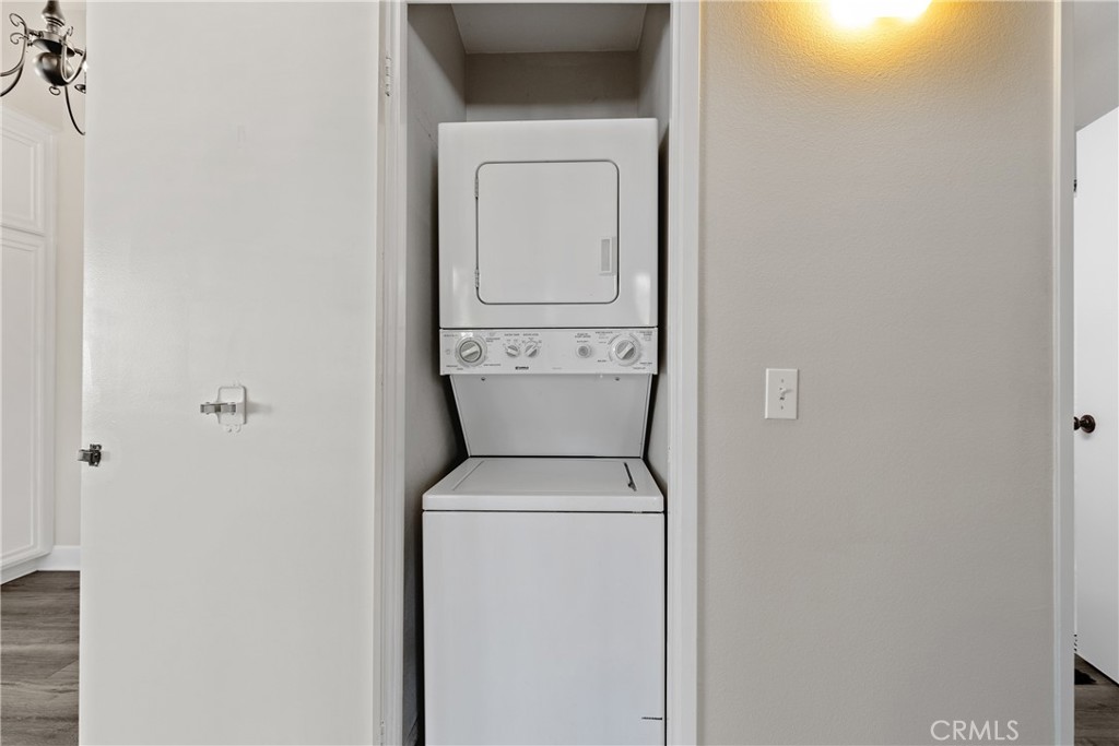 Las Flores (R1) (LF) - Residential Lease