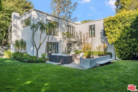 3055 N Nichols Canyon Road Los Angeles CA 90046