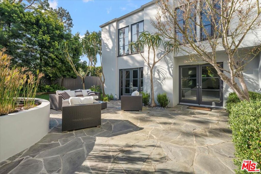 3055 N Nichols Canyon Road