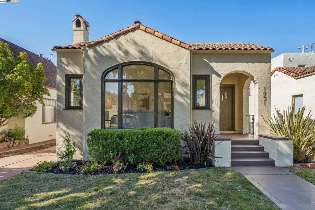Photo of 1831 Harvard Dr Dr, Alameda, CA 94501 (MLS # 41115779)