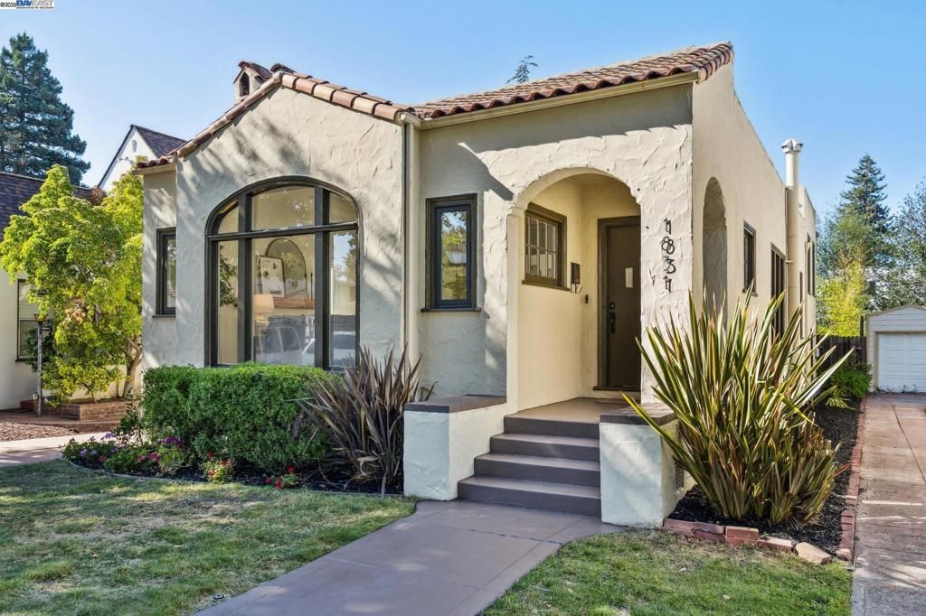 Photo of 1831 Harvard Dr Dr, Alameda, CA 94501 (MLS # 41115779)