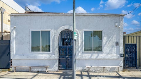 Photo of 4563 Santa Monica BLVD, Los Angeles, CA 90029 (MLS # SR26132441)
