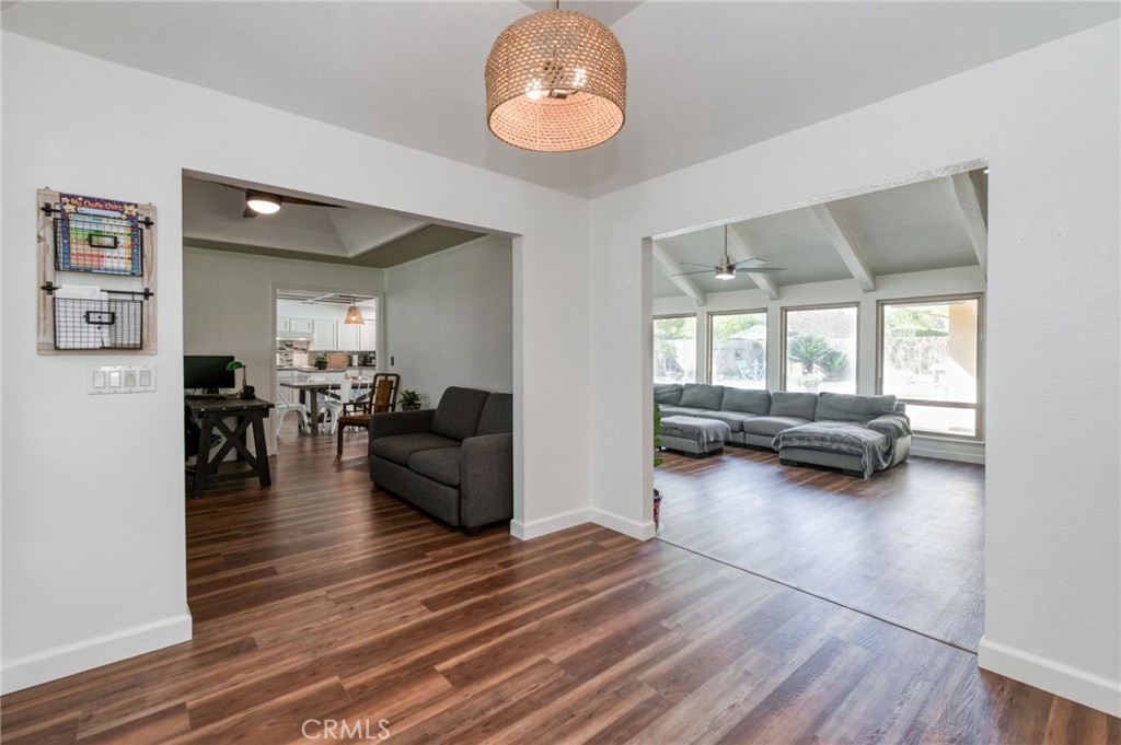 8417 N Del Mar