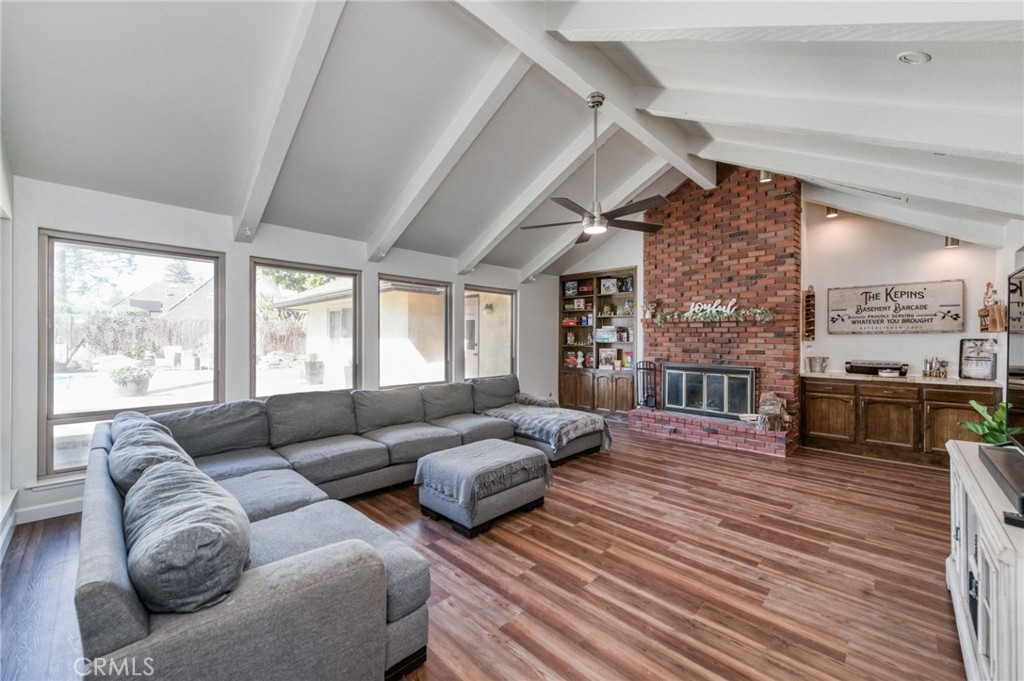 8417 N Del Mar