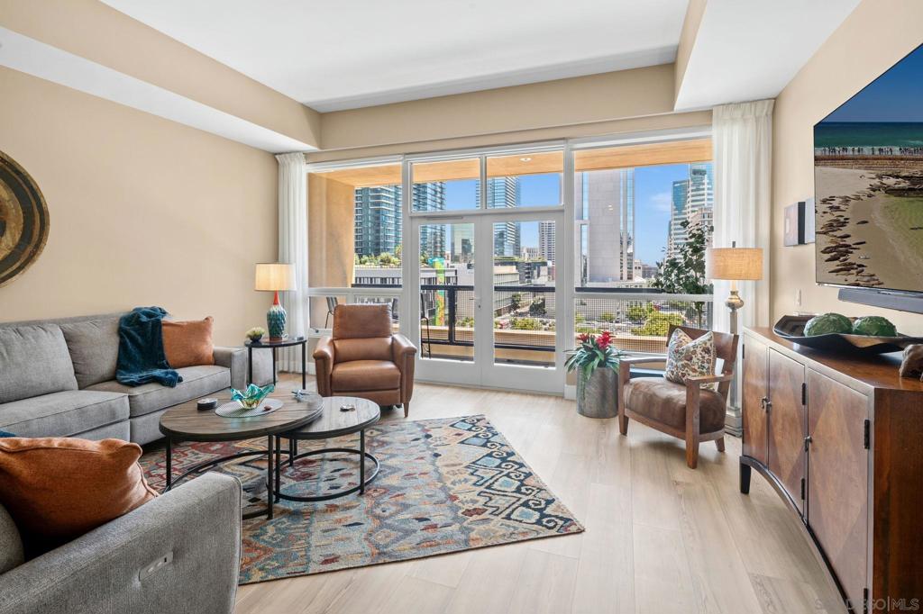 350 W Ash St 809