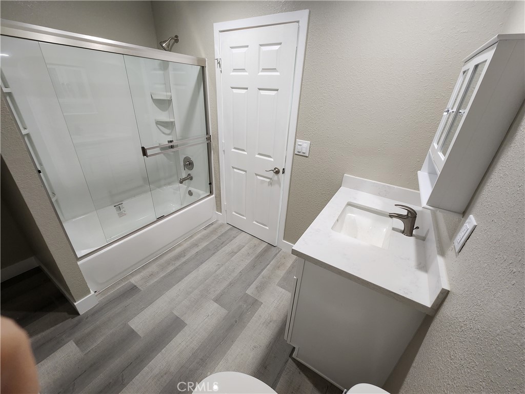 984 El Camino Drive E