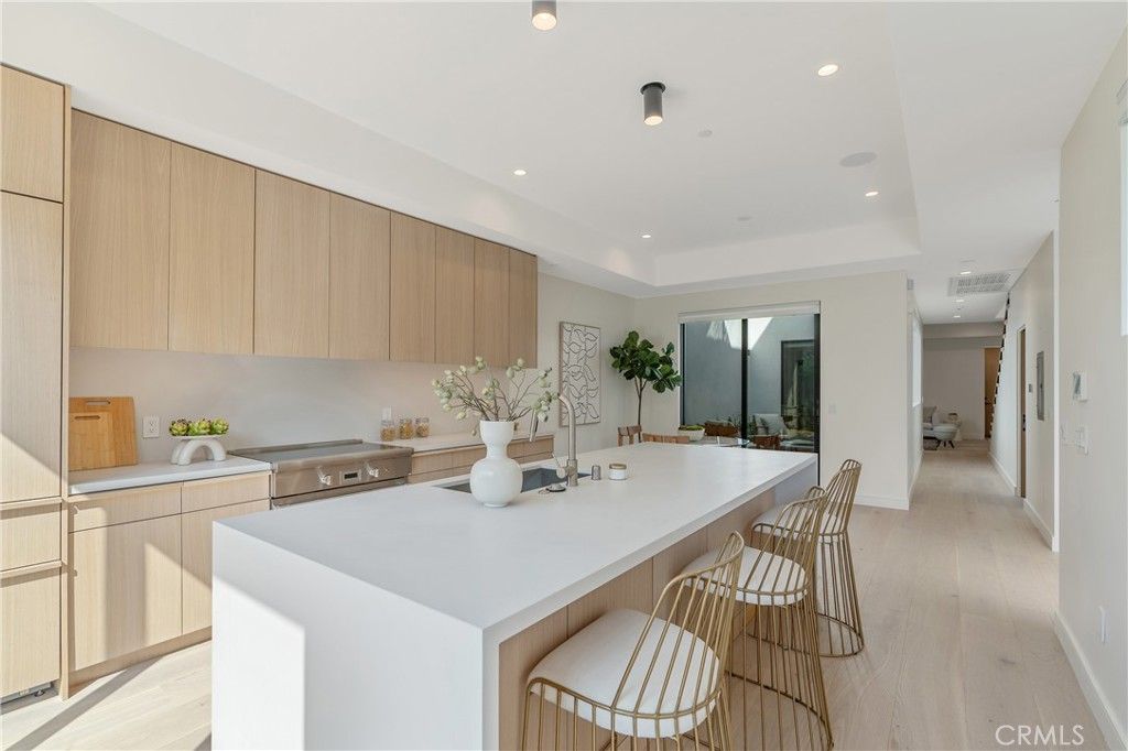 Photo of 11823 Tennessee Avenue, Los Angeles, CA 90064 (MLS # SB25219683)
