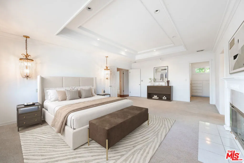 Encino, California 91316, United States, 4 Bedrooms Bedrooms, ,4 BathroomsBathrooms,Residential,Active,216575