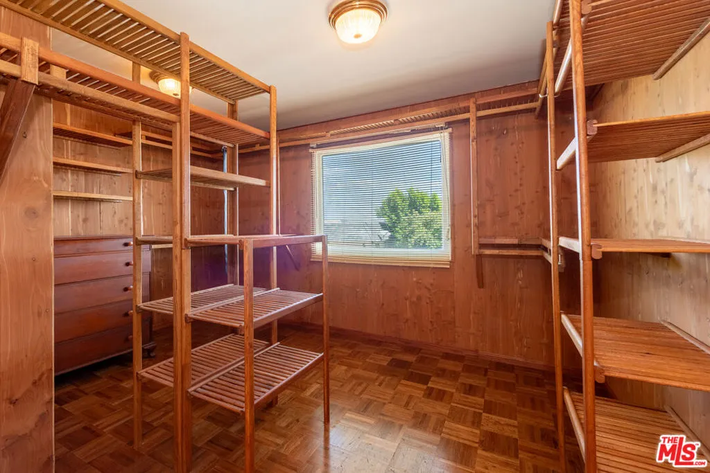 Encino, California 91316, United States, 4 Bedrooms Bedrooms, ,4 BathroomsBathrooms,Residential,Active,216575