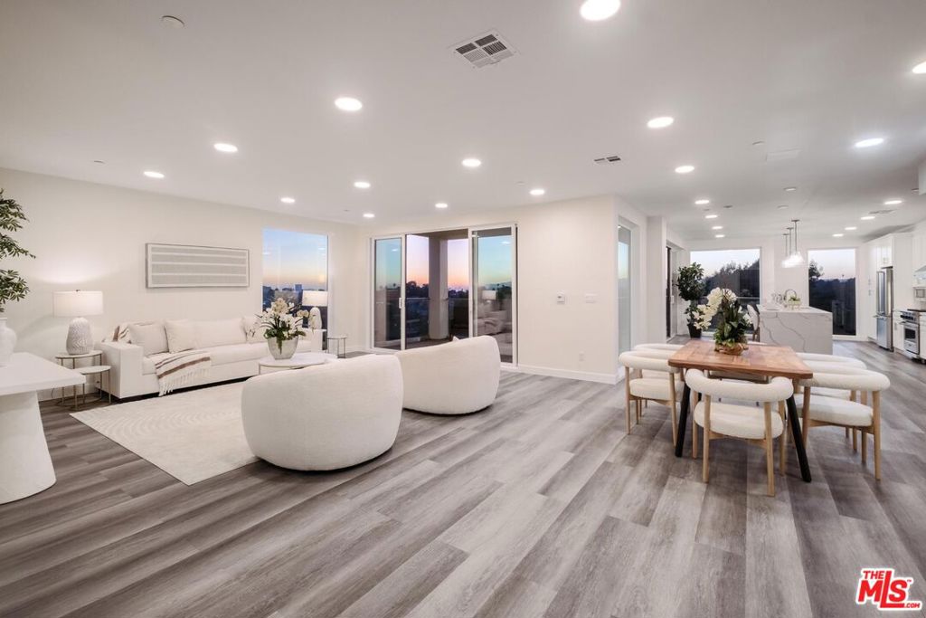 Properties 4 1551 Lucretia Avenue