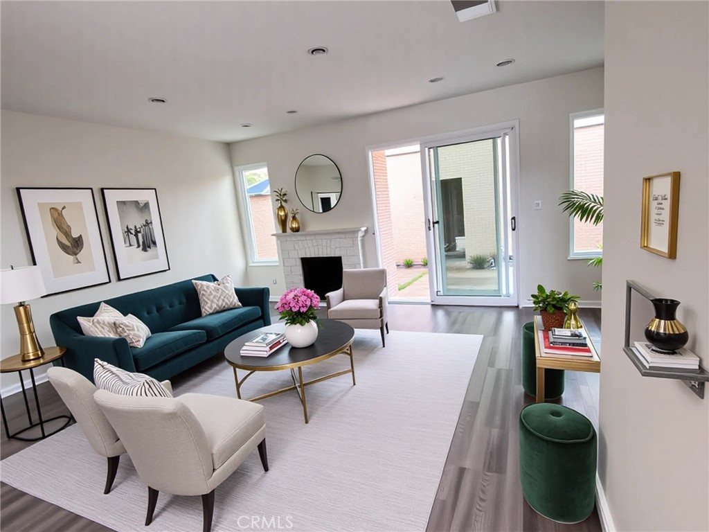 Live Comfortably in the Heart of Irvine!
Welcome to this clean and cozy townhome in the popular Deerfield Community, right in the center of Irvine!
This home has 2 bedrooms and 2.5 baths, updated with a newer kitchen, windows, and stylish light fixtures. Step outside through the sliding doors to your own private patio with a pergola great for BBQs, outdoor meals, or just relaxing in the sun. You’ll love the spacious 2 car garage with plenty of storage and direct access to the patio.
The neighborhood has it all, playgrounds, a pool, and top rated schools like Deerfield Elementary and Venado Middle.
Plus, you’re close to all your favorite stores: 99 Ranch, Ralphs, Mitsuwa, Trader Joe’s, Sprouts, Tokyo Central, and H-Mart, plus tons of great restaurants and shops nearby. With easy access to the 5 and 405 freeways, this home makes getting around simple.
Enjoy the best of Irvine living comfort, convenience, and community all in one!