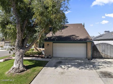 2461 Pinewood Place Simi Valley CA 93065